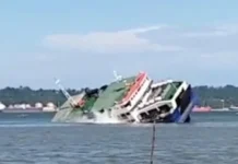 Tragedi Laut Balikpapan–Penajam: Feri Tenggelam, Proses Evakuasi Masih Berlangsung Tragedi Laut Balikpapan–Penajam: Feri Tenggelam, Proses Evakuasi Masih Berlangsung