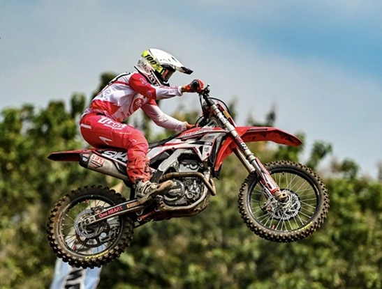 Crosser AHRT Arsenio Algifari Borong Dua Podium di Kejurnas Motocross Magelang