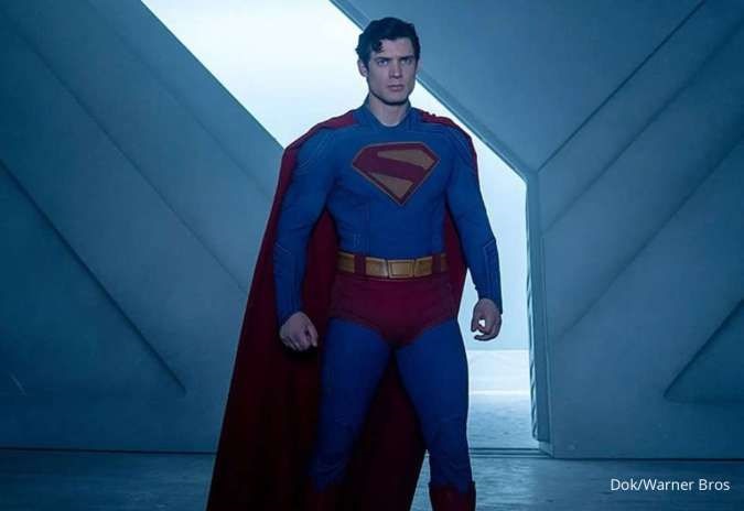 Manusia dari Planet Krypton itu Kembali Pakai Celana Dalam Warna Merahnya