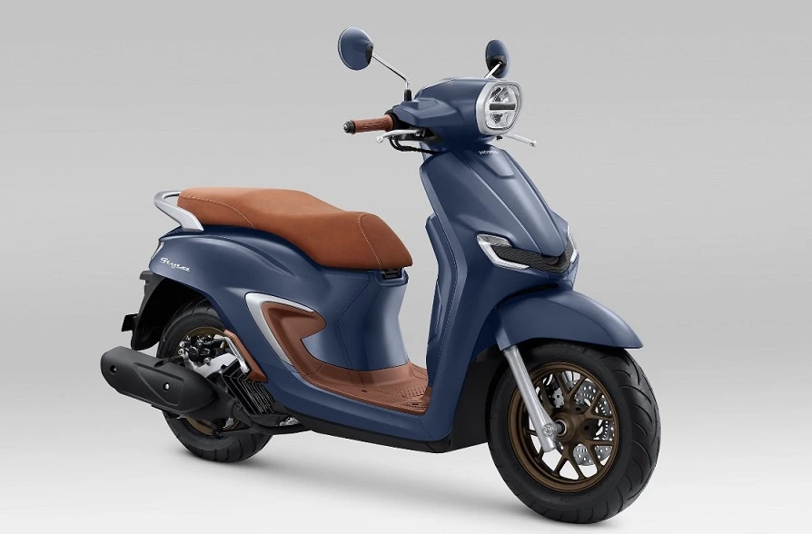 Warna Baru Royal Matte Blue Bikin New Honda Stylo 160 Makin Stylish
