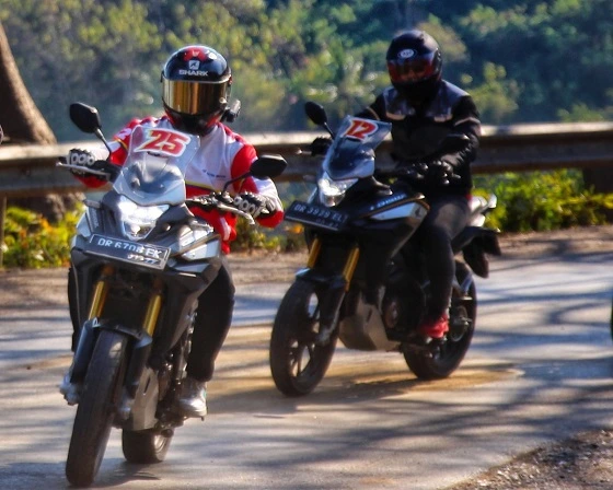 Jangan Abaikan! 5 Tips Safety Riding untuk Cari_Aman di Jalan