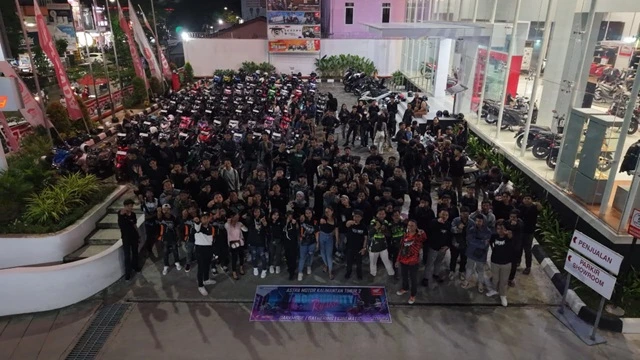 Komunitas Honda Meriahkan Nocturnity Riding Malam di Kota Tepian