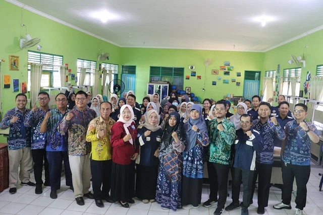 Tingkatkan Literasi Matematika, FKIP ULM Latih Guru SMP se-Kabupaten Banjar Susun Soal TKA Kontekstual