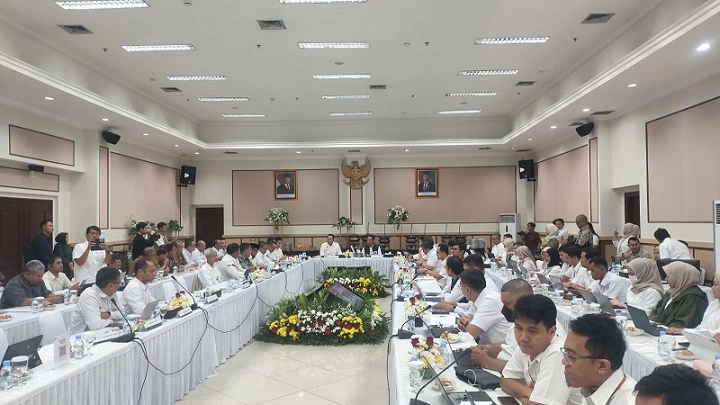 Rudy Mas’ud Desak Percepatan Listrik, 109 Desa Masih Menunggu